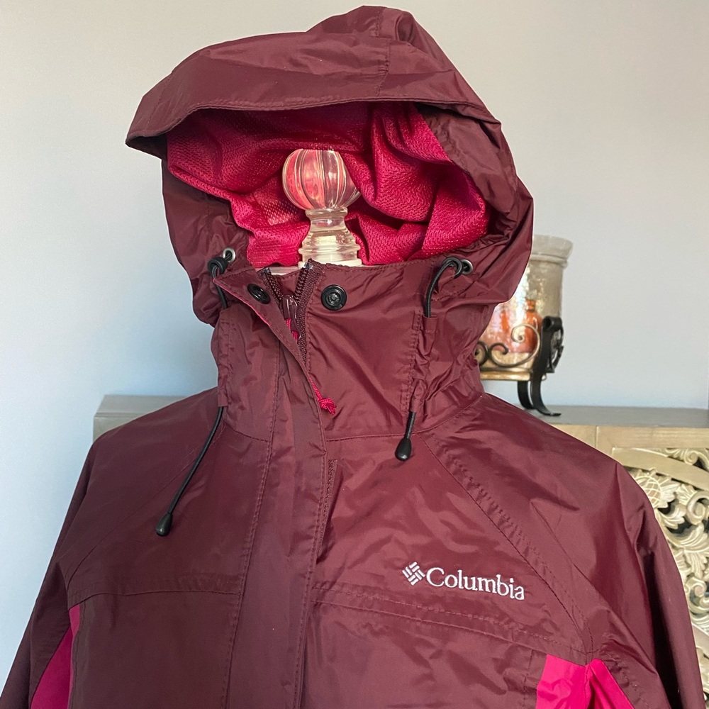 [Columbia] Burgundy and Pink Hooded Windbreaker - Picture 2 of 7